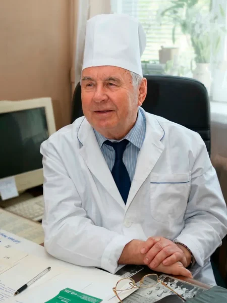 Портрет Ігоря Васильовича Комісаренка, засновника відділу хірургії ендокринних залоз.