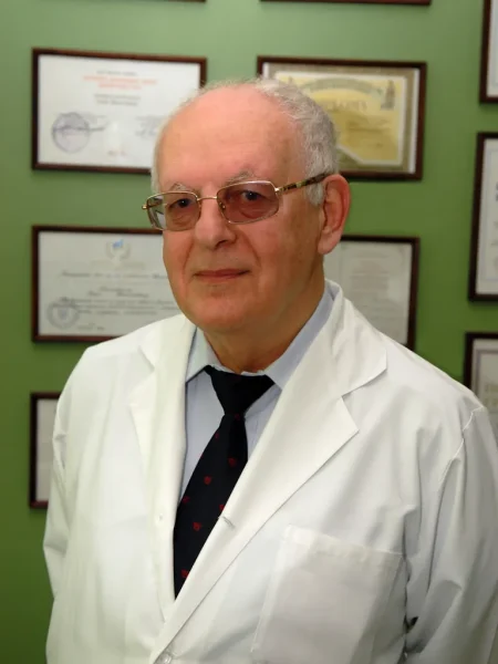 Професор Станіслав Іосифович Рибаков, хірург-ендокринолог, автор монографій.